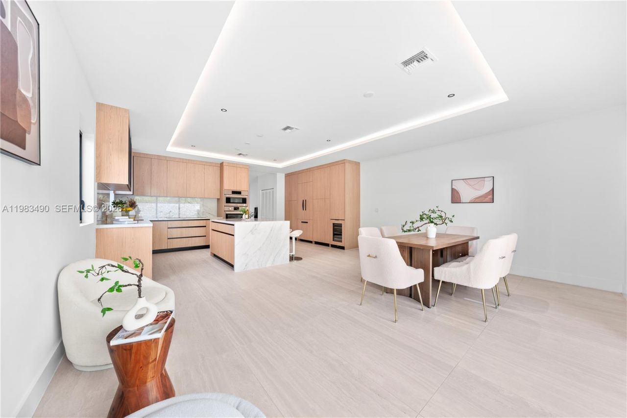 3187 SW 23rd St , Miami, FL 33145 Photo