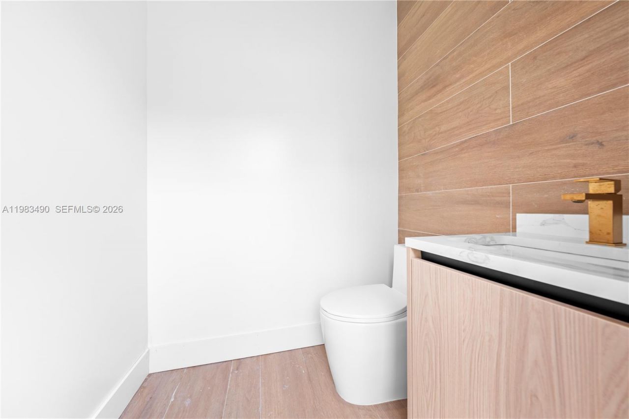 3187 SW 23rd St , Miami, FL 33145 Photo