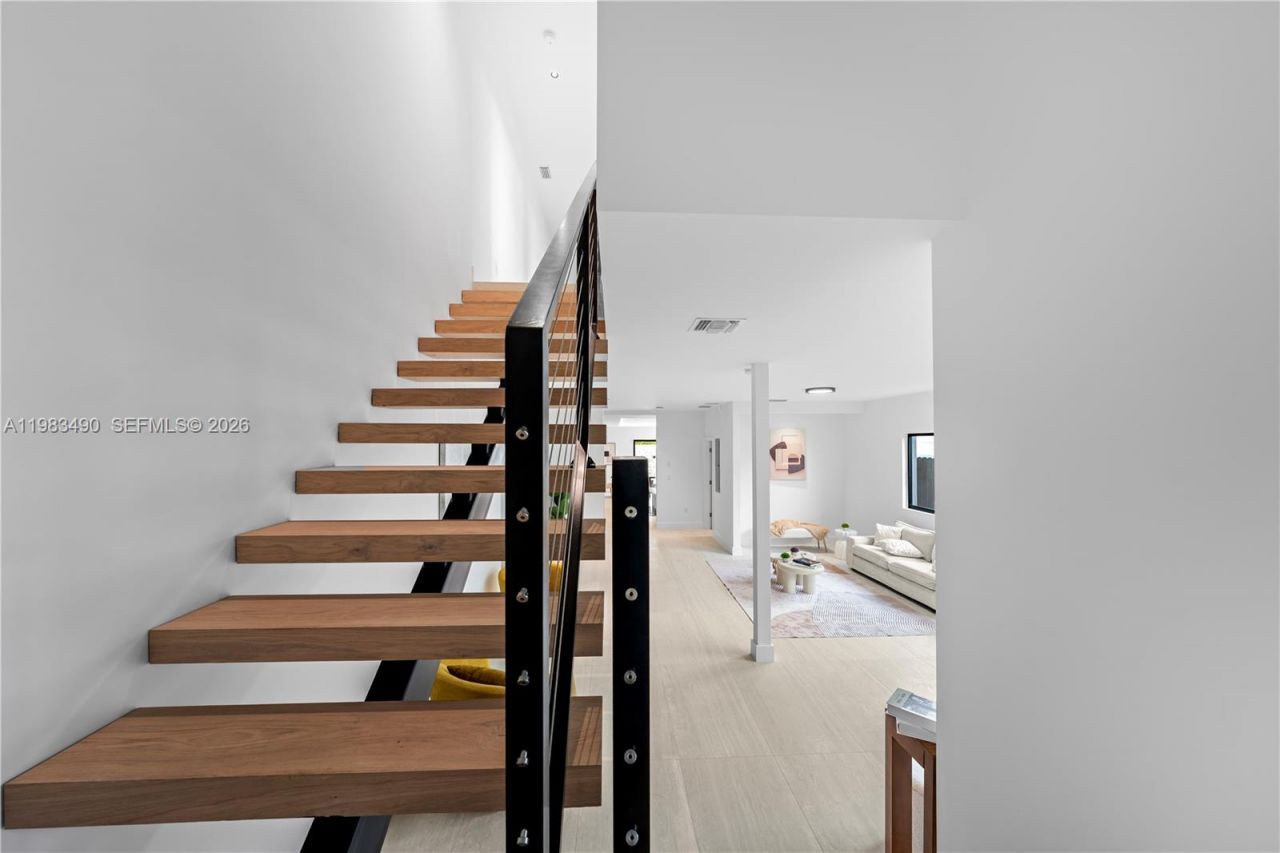 3187 SW 23rd St , Miami, FL 33145 Photo