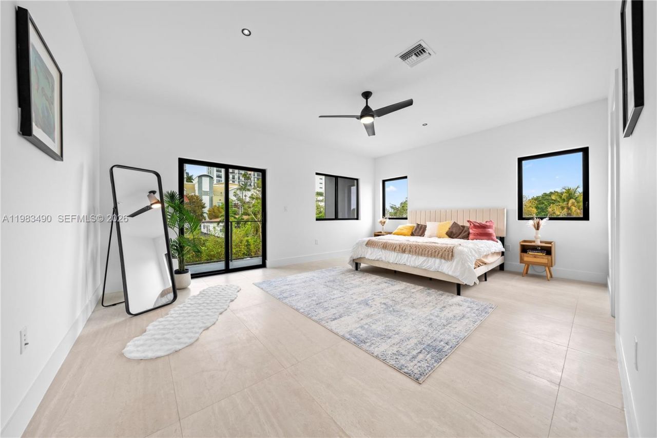 3187 SW 23rd St , Miami, FL 33145 Photo