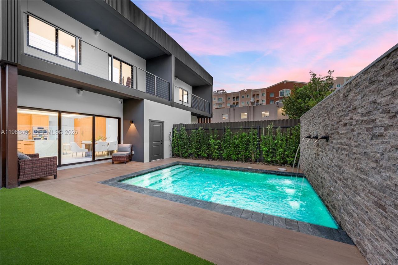 3187 SW 23rd St, Miami, FL 33145 Photo