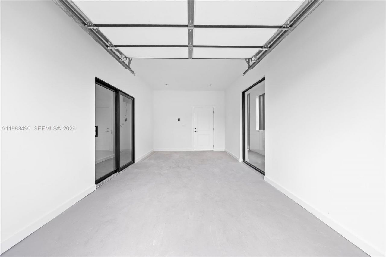 3187 SW 23rd St , Miami, FL 33145 Photo