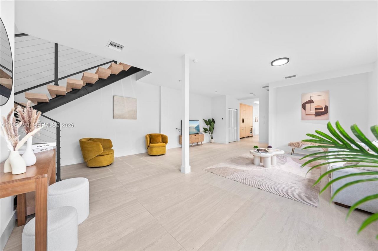 3187 SW 23rd St , Miami, FL 33145 Photo