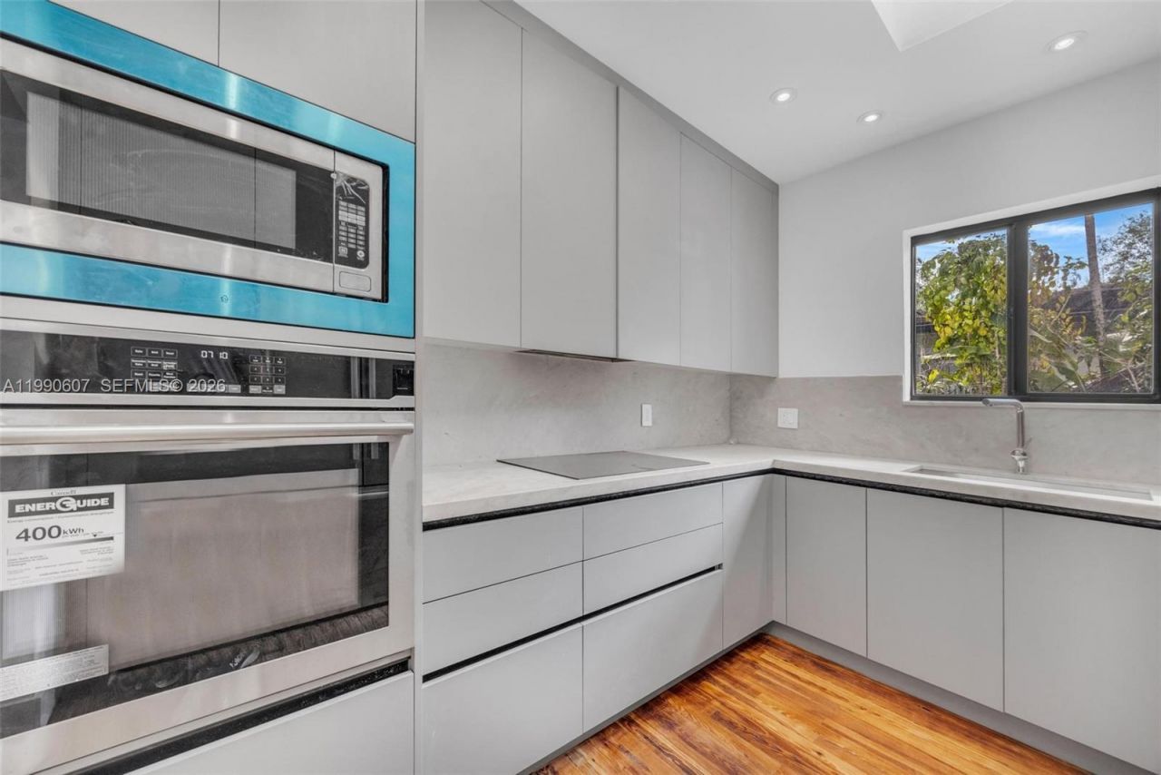 880 NE 72nd Ter , Miami, FL 33138 Photo