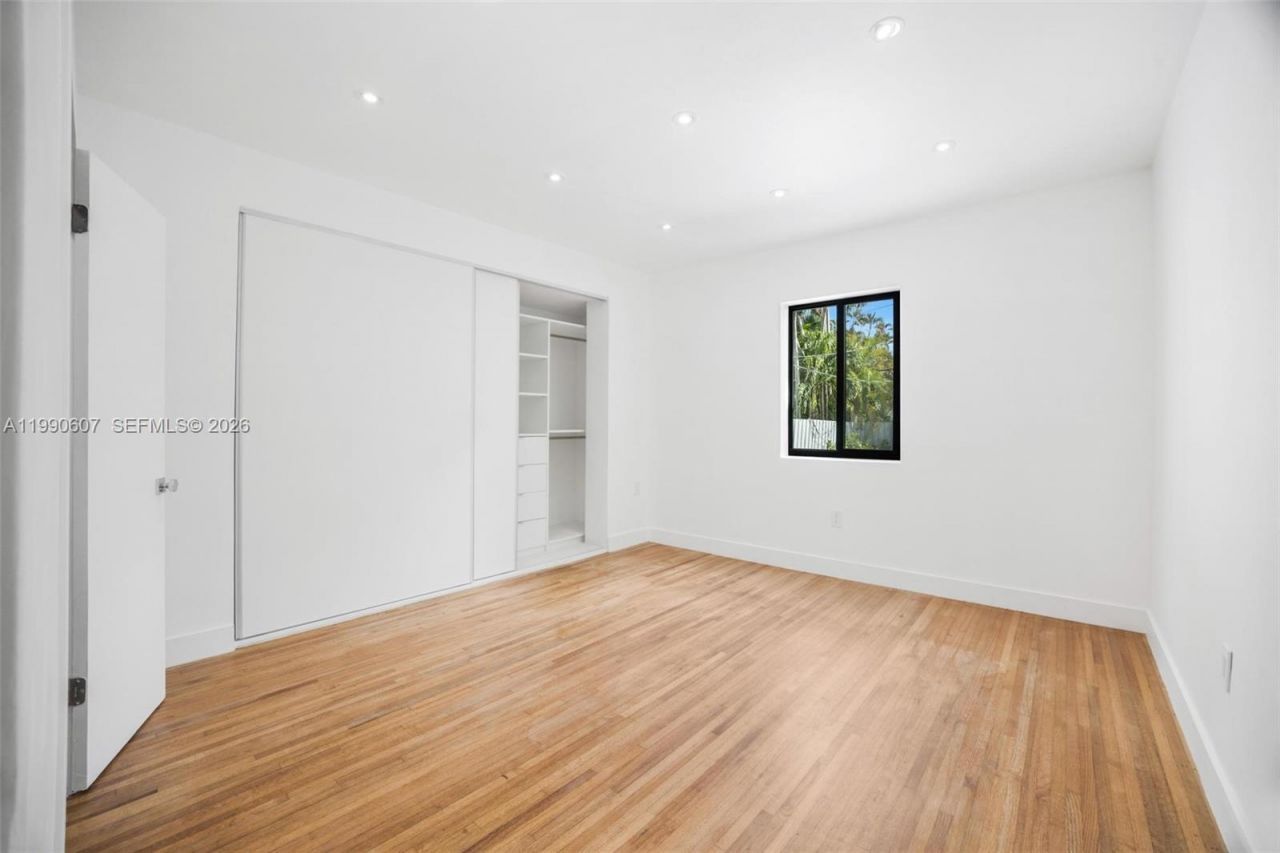 880 NE 72nd Ter , Miami, FL 33138 Photo