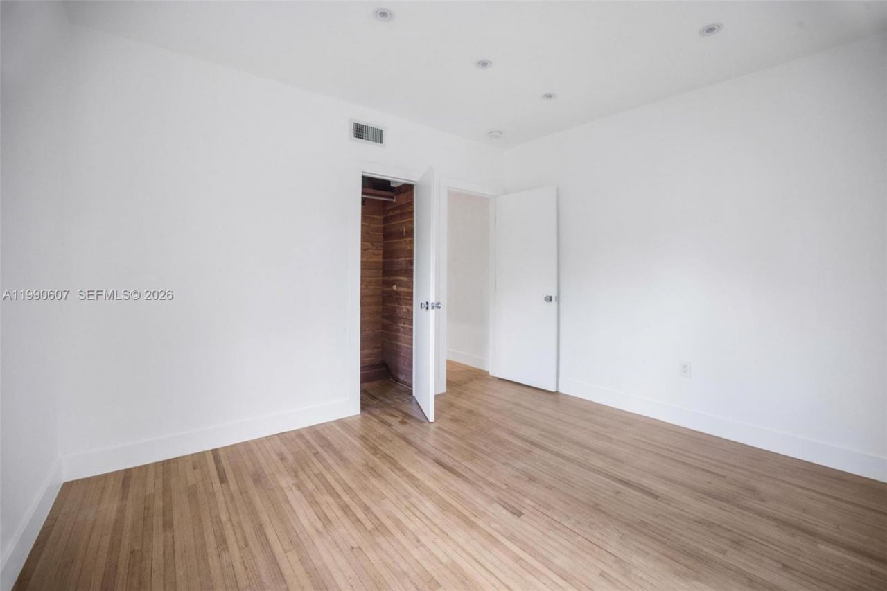 880 NE 72nd Ter , Miami, FL 33138 Photo