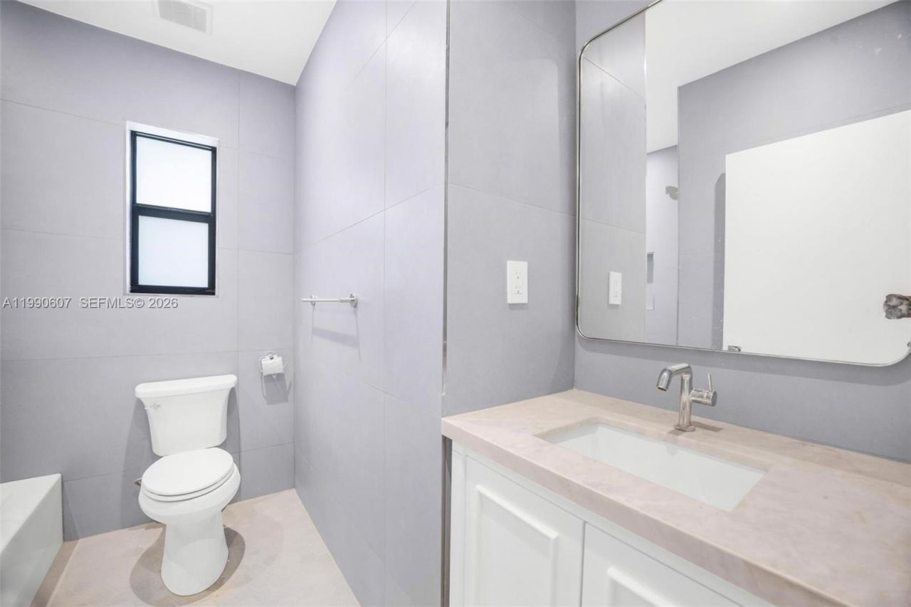 880 NE 72nd Ter , Miami, FL 33138 Photo