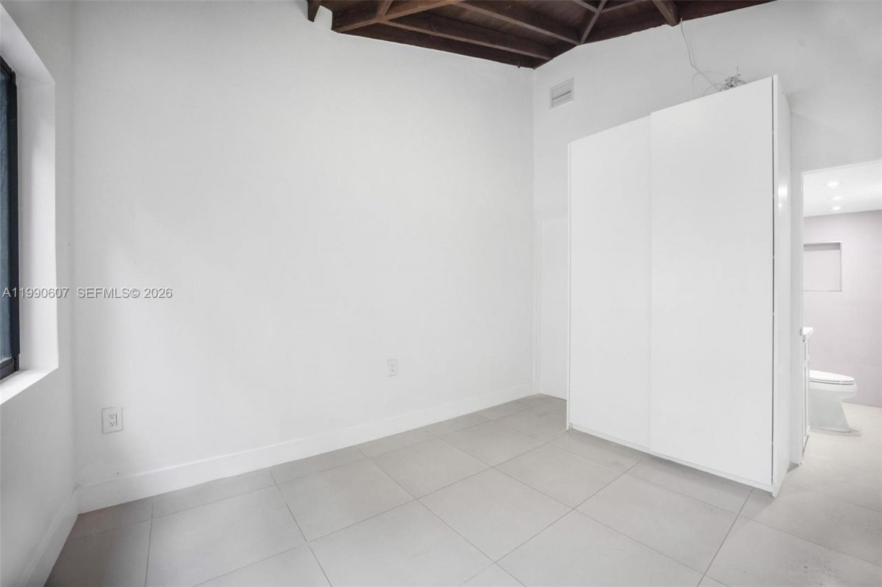 880 NE 72nd Ter , Miami, FL 33138 Photo