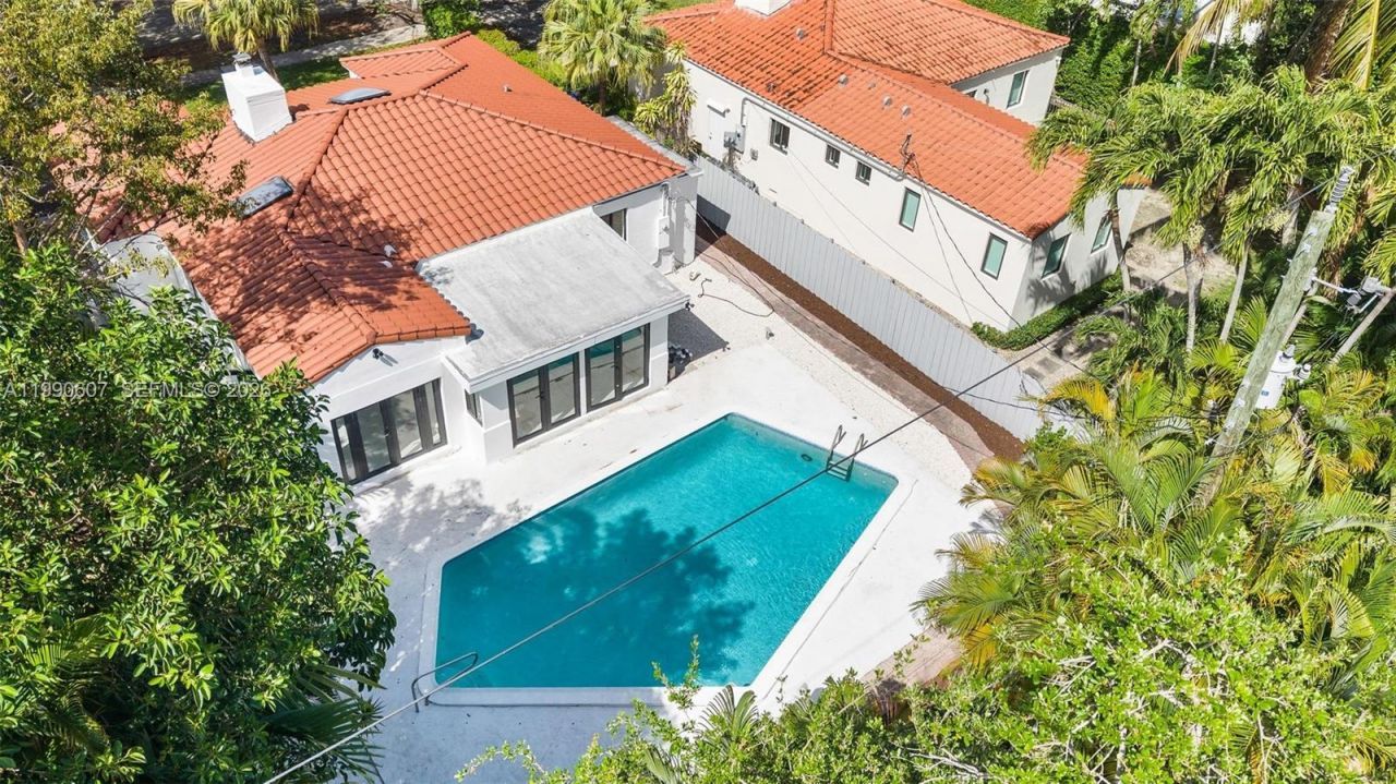 880 NE 72nd Ter , Miami, FL 33138 Photo