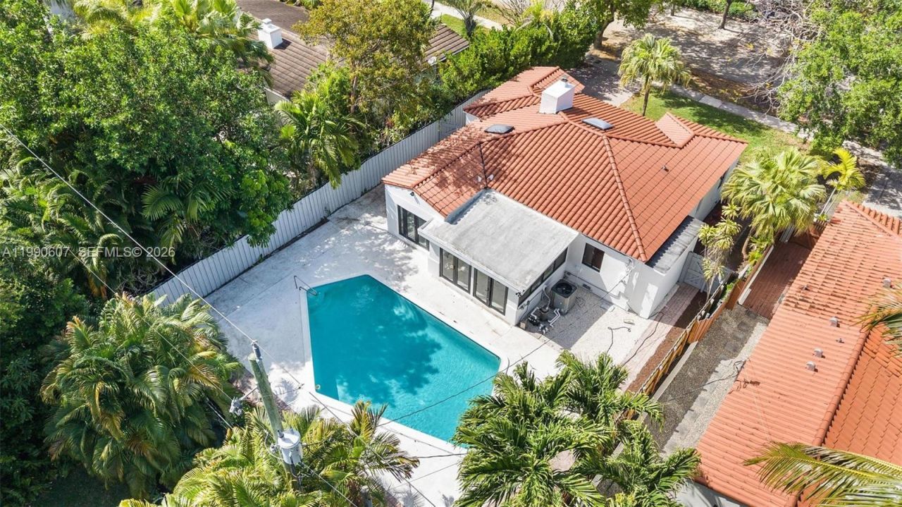 880 NE 72nd Ter , Miami, FL 33138 Photo