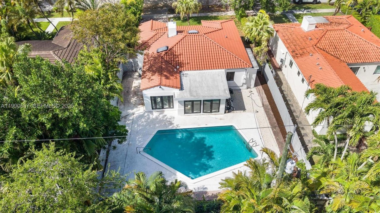 880 NE 72nd Ter , Miami, FL 33138 Photo