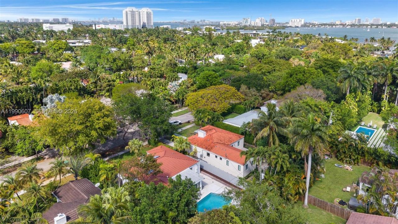 880 NE 72nd Ter , Miami, FL 33138 Photo