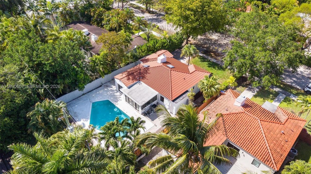 880 NE 72nd Ter , Miami, FL 33138 Photo