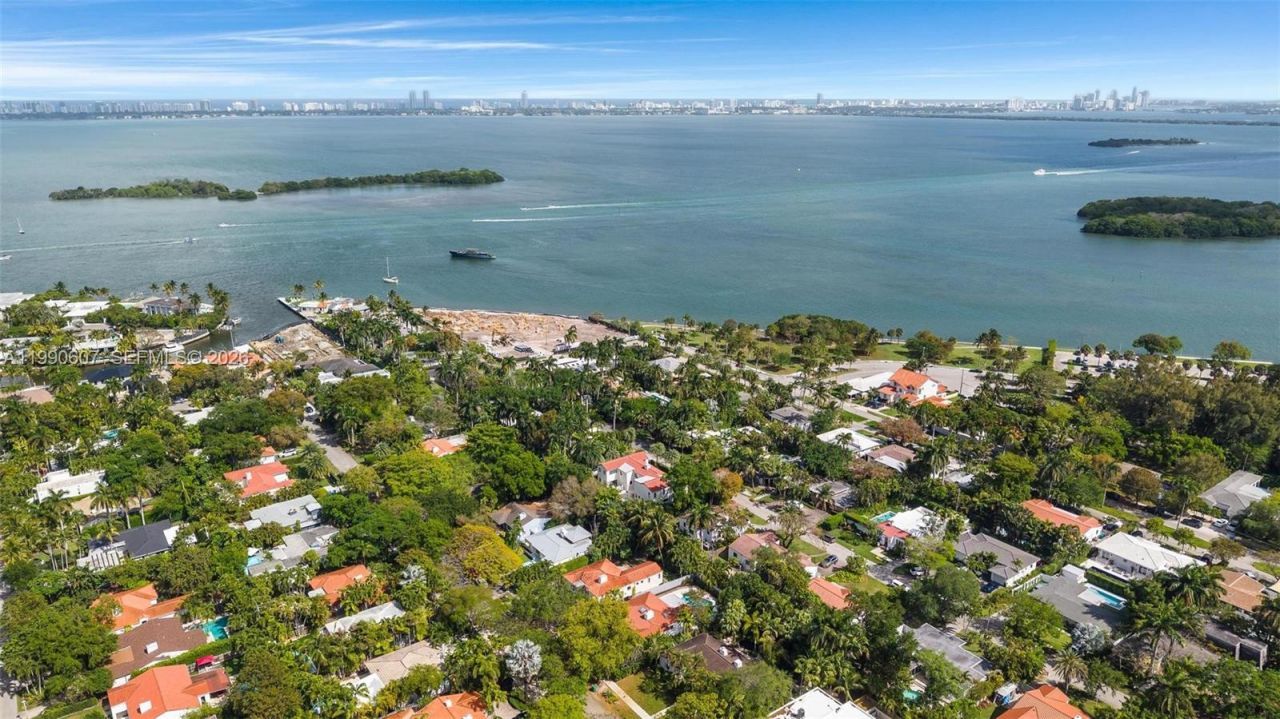 880 NE 72nd Ter , Miami, FL 33138 Photo