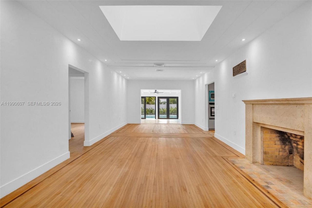 880 NE 72nd Ter , Miami, FL 33138 Photo