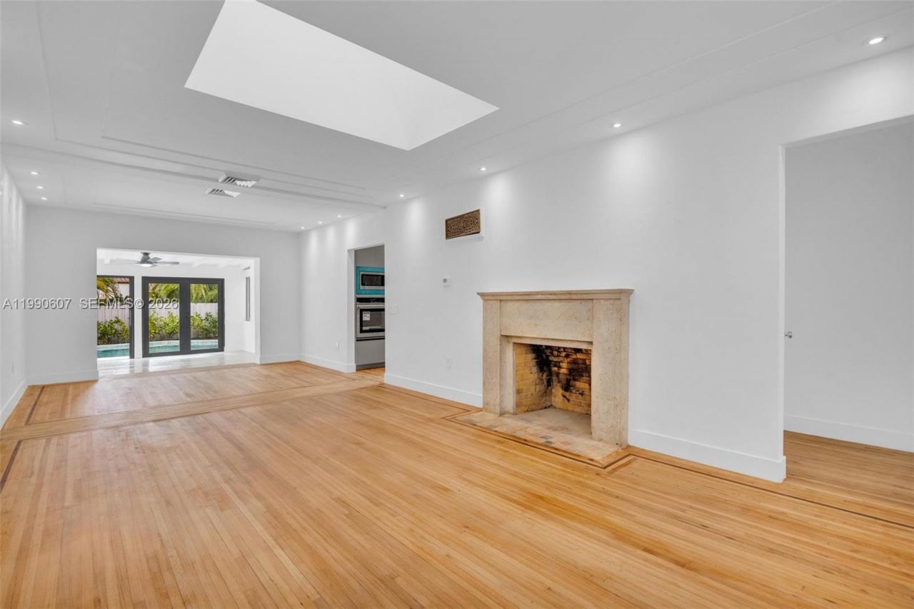 880 NE 72nd Ter , Miami, FL 33138 Photo