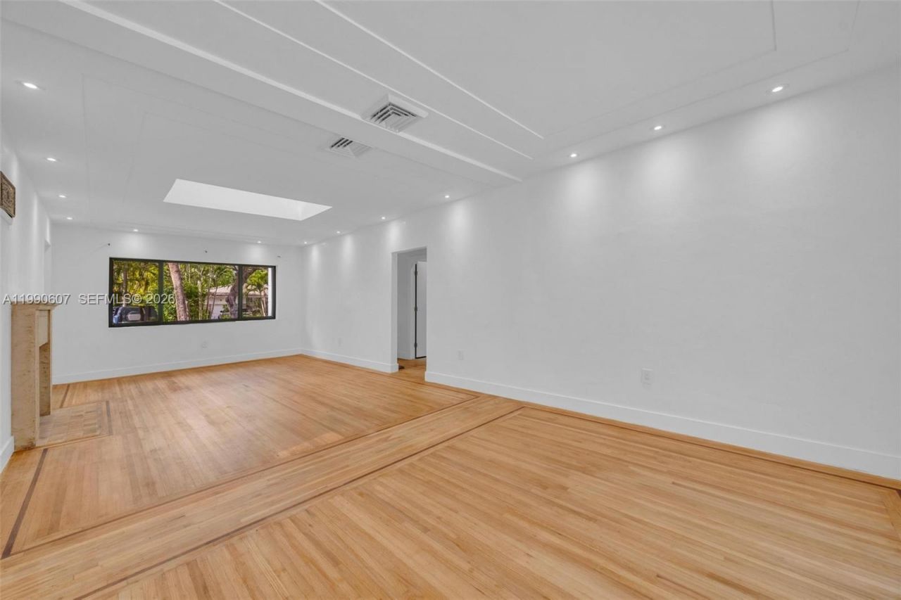 880 NE 72nd Ter , Miami, FL 33138 Photo