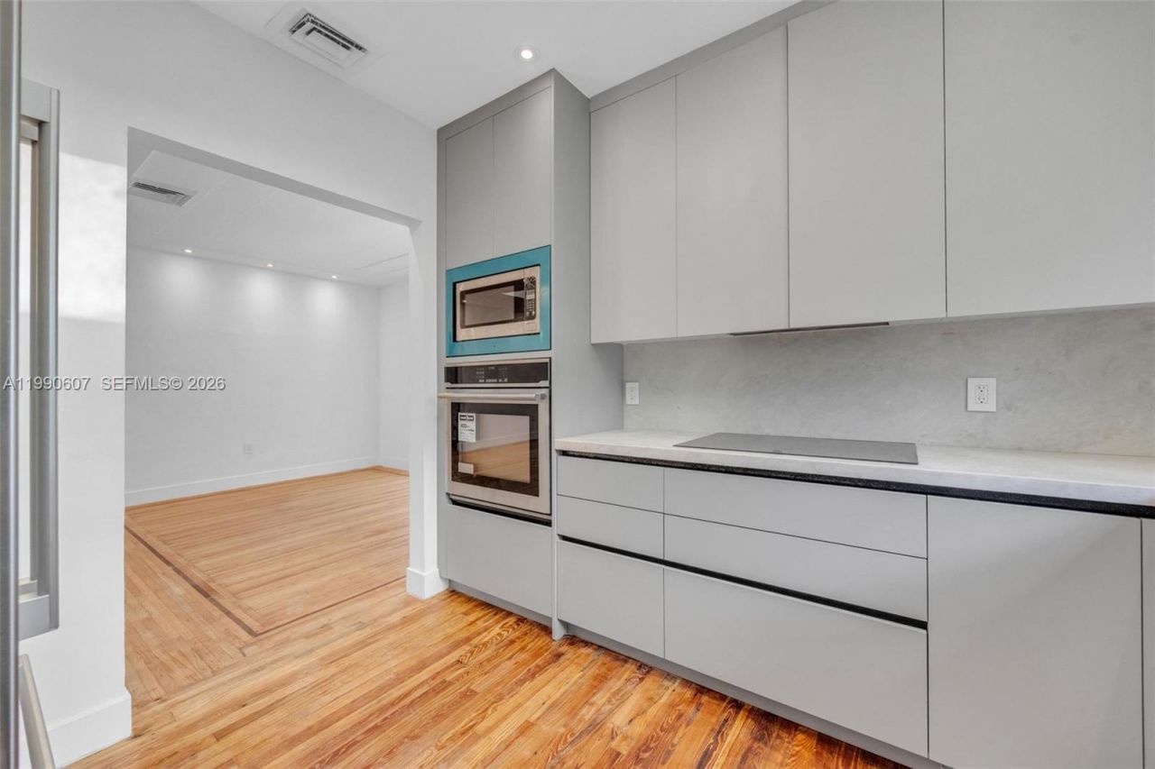 880 NE 72nd Ter , Miami, FL 33138 Photo