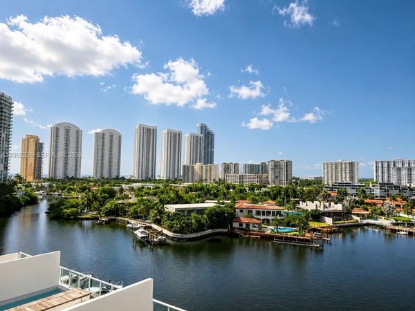 400 Sunny Isles Blvd, Unit 819, Sunny Isles Beach, FL 33160