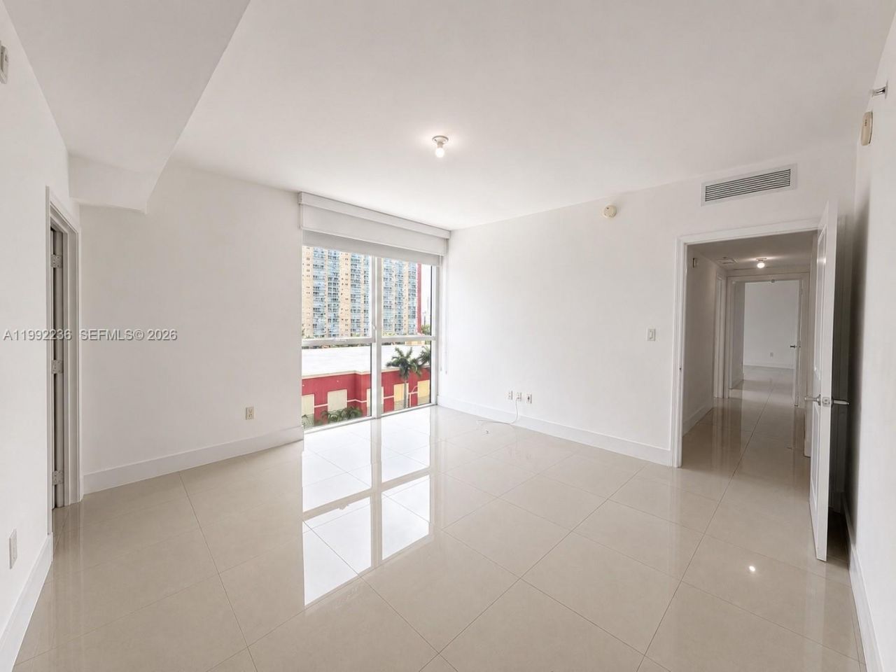 400 Sunny Isles Blvd, Unit 819, Sunny Isles Beach, FL 33160 Photo