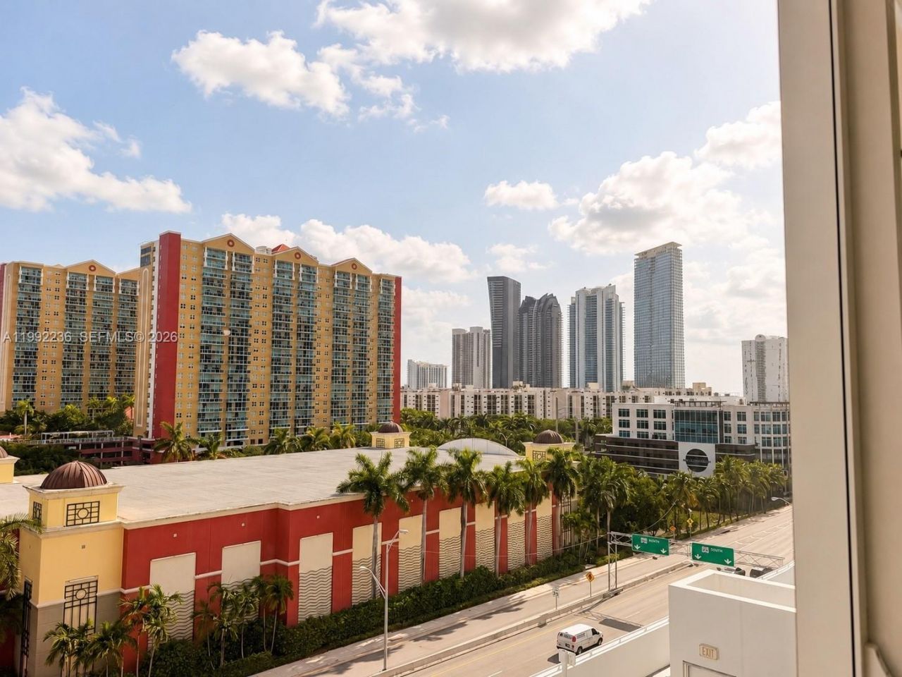 400 Sunny Isles Blvd, Unit 819, Sunny Isles Beach, FL 33160 Photo