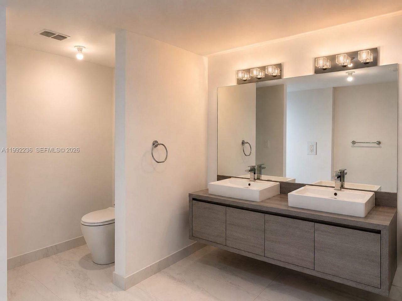 400 Sunny Isles Blvd, Unit 819, Sunny Isles Beach, FL 33160 Photo