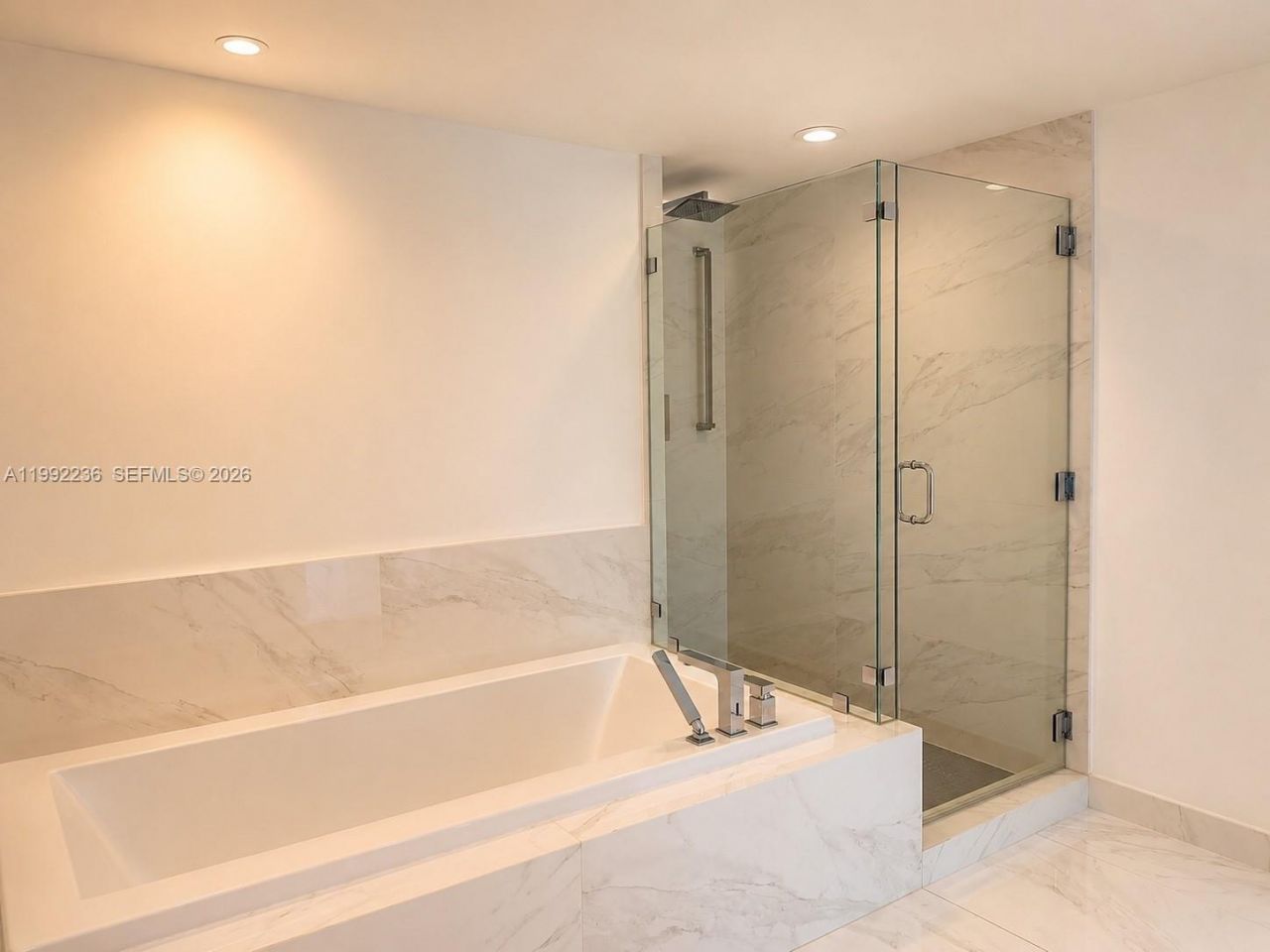 400 Sunny Isles Blvd, Unit 819, Sunny Isles Beach, FL 33160 Photo