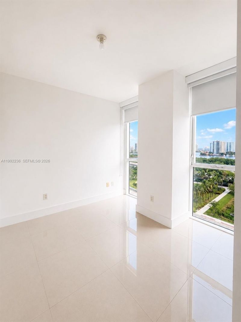 400 Sunny Isles Blvd, Unit 819, Sunny Isles Beach, FL 33160 Photo