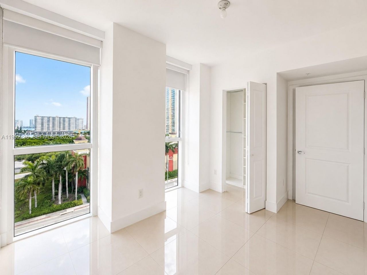 400 Sunny Isles Blvd, Unit 819, Sunny Isles Beach, FL 33160 Photo
