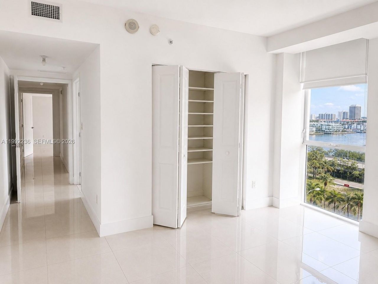 400 Sunny Isles Blvd, Unit 819, Sunny Isles Beach, FL 33160 Photo