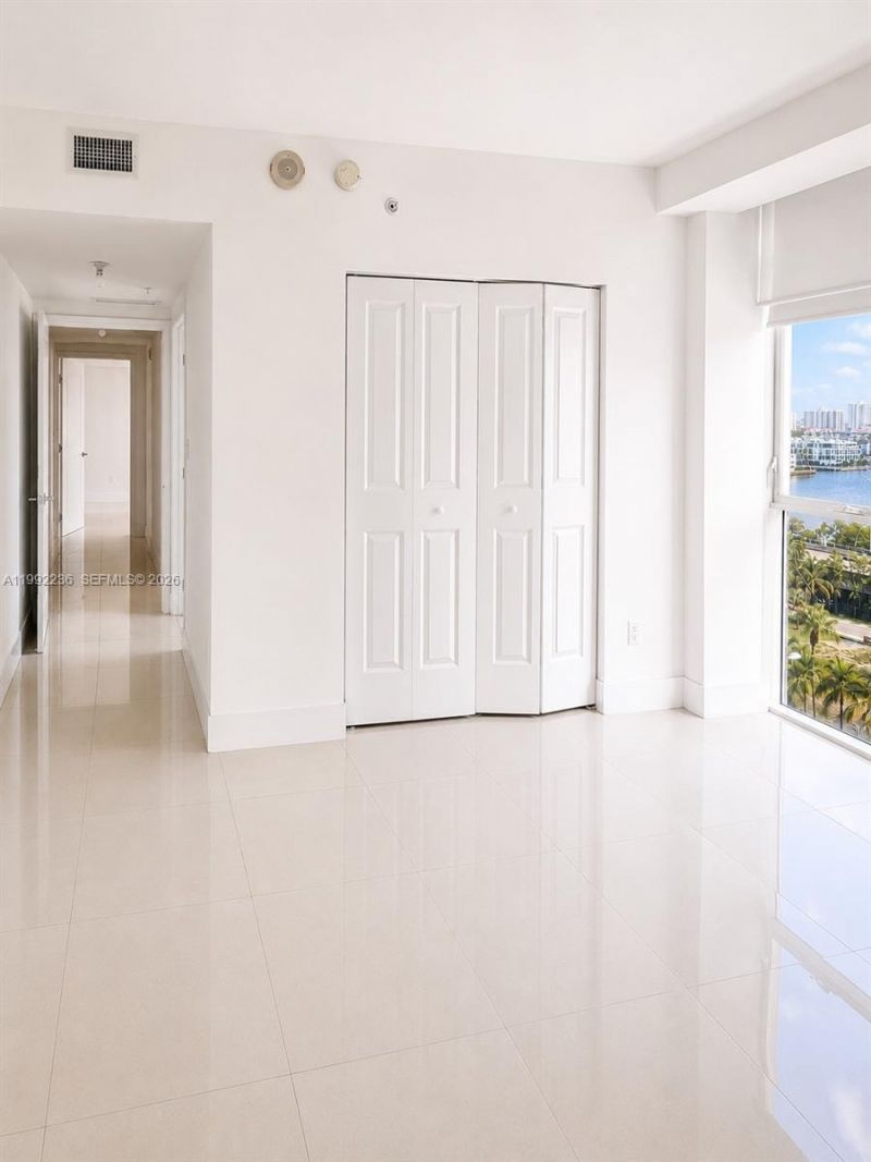 400 Sunny Isles Blvd, Unit 819, Sunny Isles Beach, FL 33160 Photo