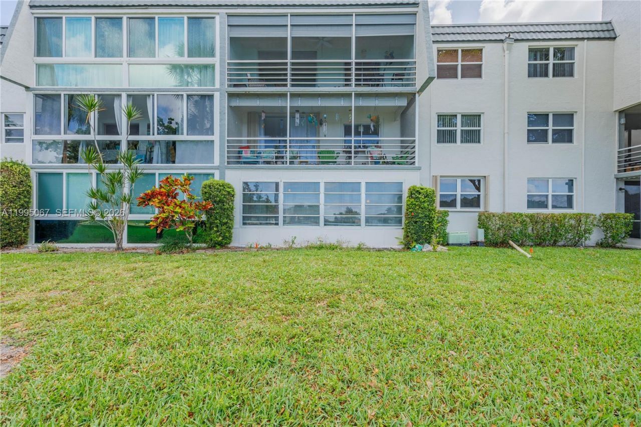 9150 Lime Bay Blvd, Unit 110, Tamarac, FL 33321 Photo