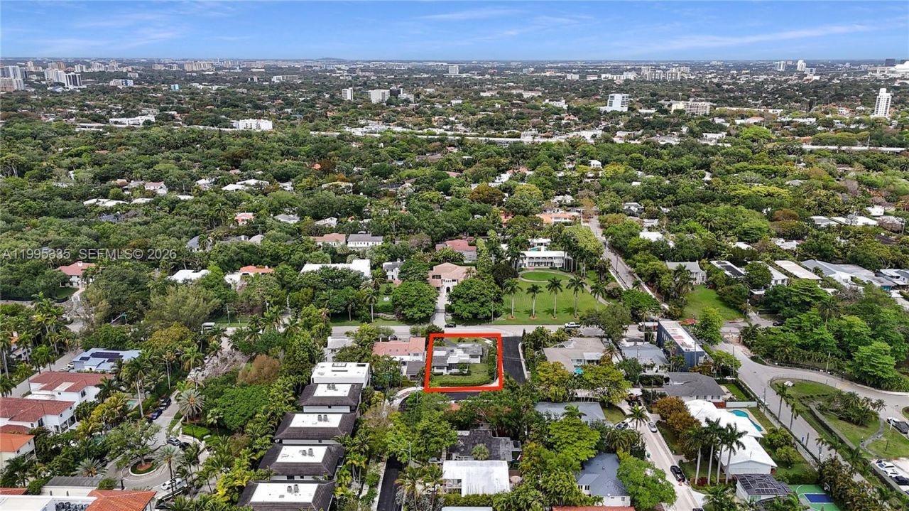 1630 S Bayshore Dr, Miami, FL 33133 Photo