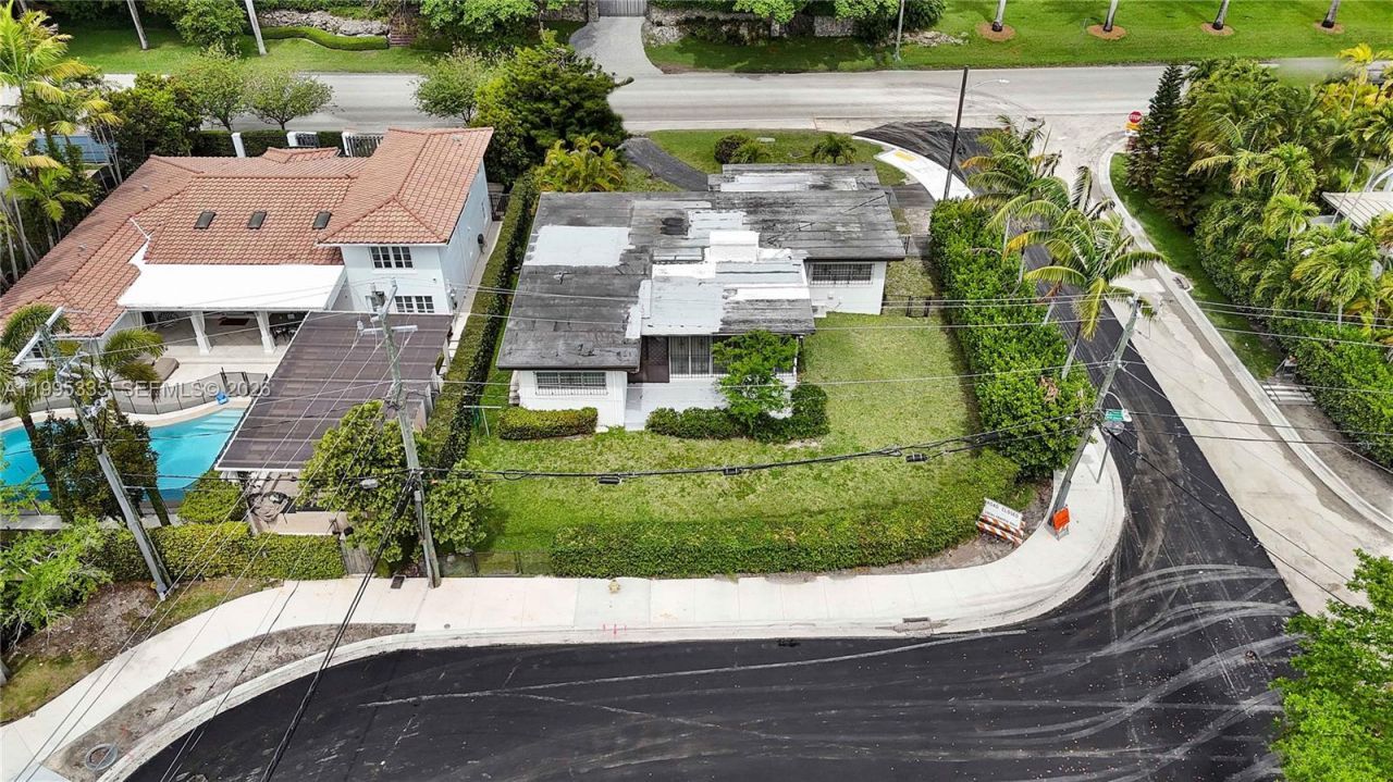 1630 S Bayshore Dr , Miami, FL 33133 Photo