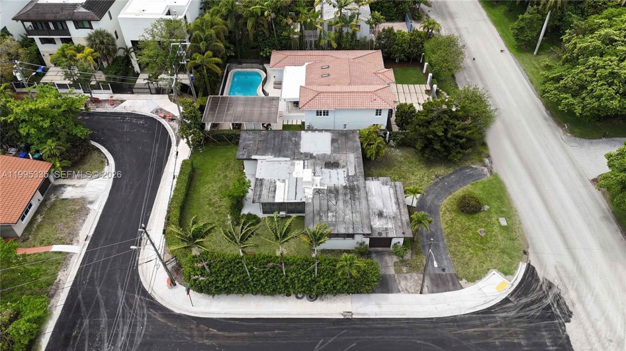 1630 S Bayshore Dr , Miami, FL 33133 Photo