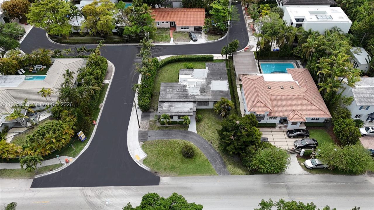 1630 S Bayshore Dr, Miami, FL 33133 Photo