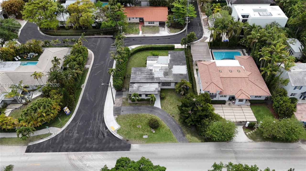 1630 S Bayshore Dr , Miami, FL 33133 Photo