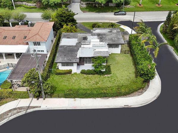 1630 S Bayshore Dr , Miami, FL 33133