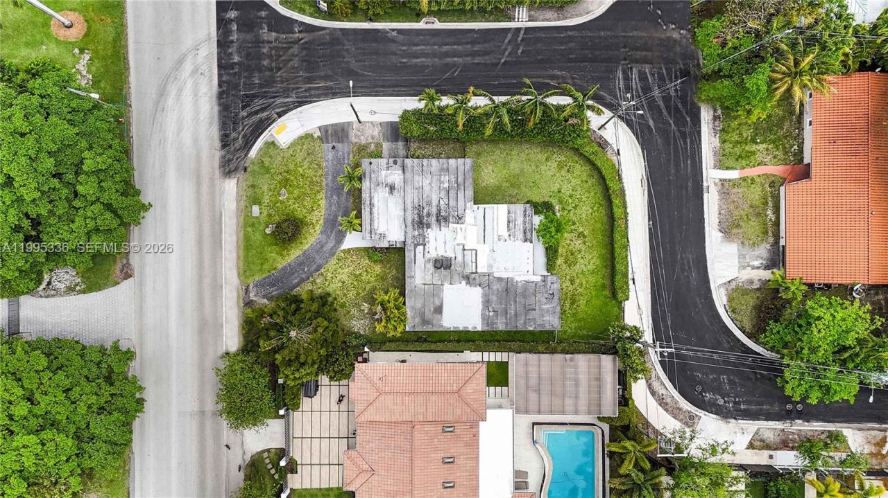 1630 S Bayshore Dr , Miami, FL 33133 Photo