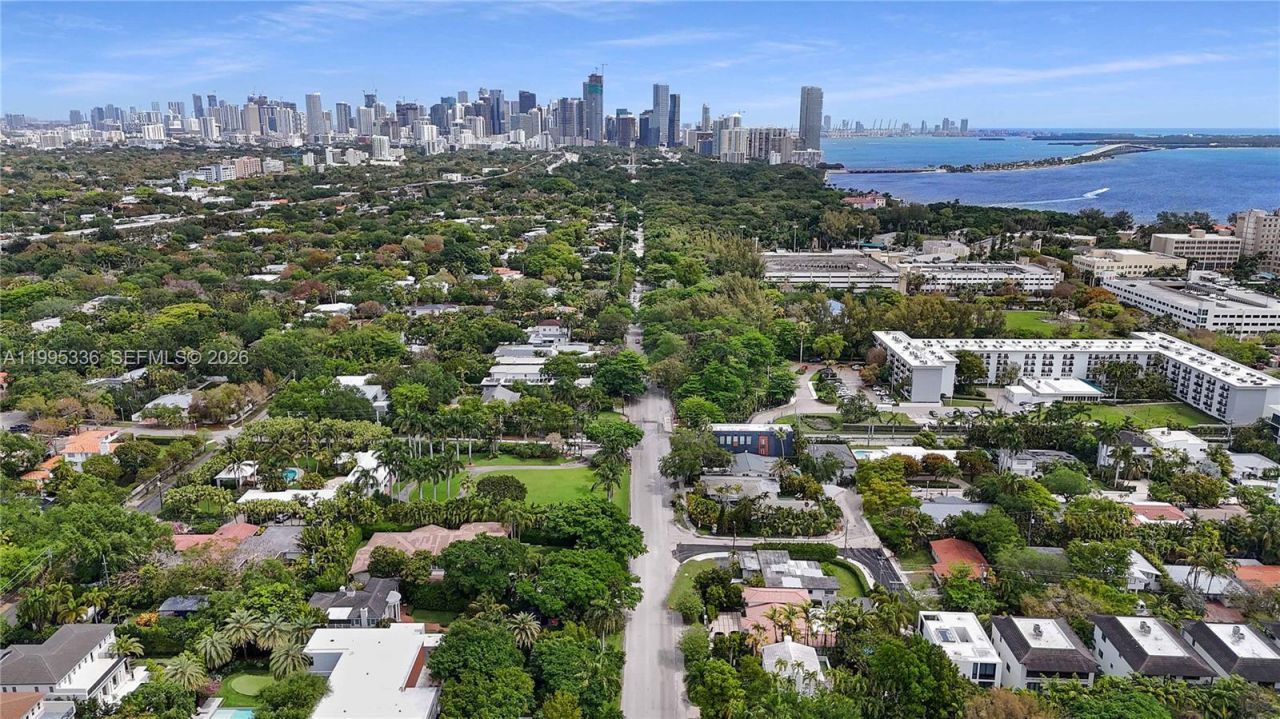 1630 S Bayshore Dr , Miami, FL 33133 Photo