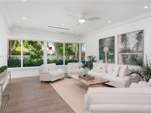 2575 Pine Tree Dr , Unit ., Miami Beach, FL 33140