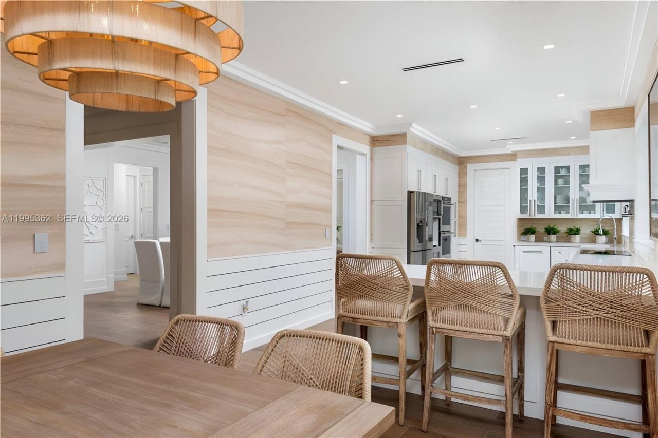 2575 Pine Tree Dr, Unit ., Miami Beach, FL 33140 Photo