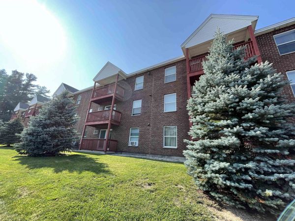 96 Powers Street, Unit 200, Milford, NH 03055