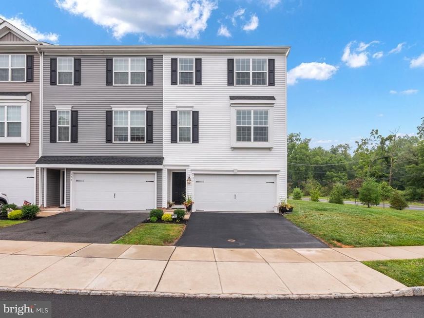 131 Edgewater Court, Quakertown, PA 18951 Main Photo