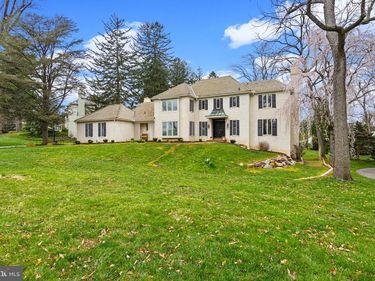 217 RAVENSCLIFF ROAD, WAYNE, PA 19087