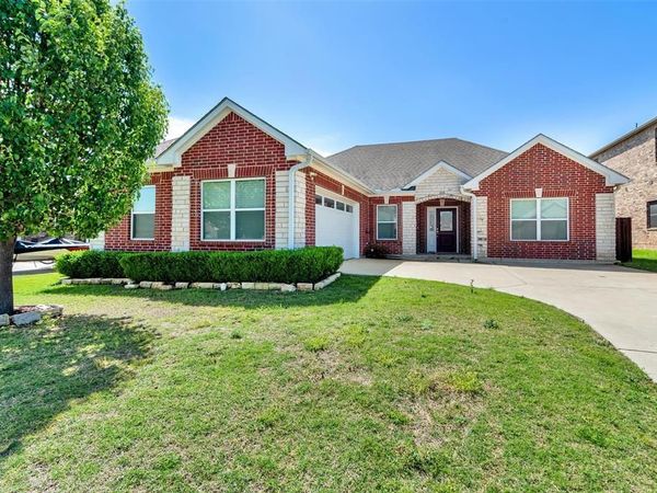 105 Ashlyn Court, Whitesboro, TX 76273
