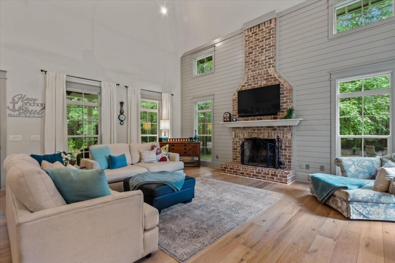 2826 Edenborough Road Photo 17