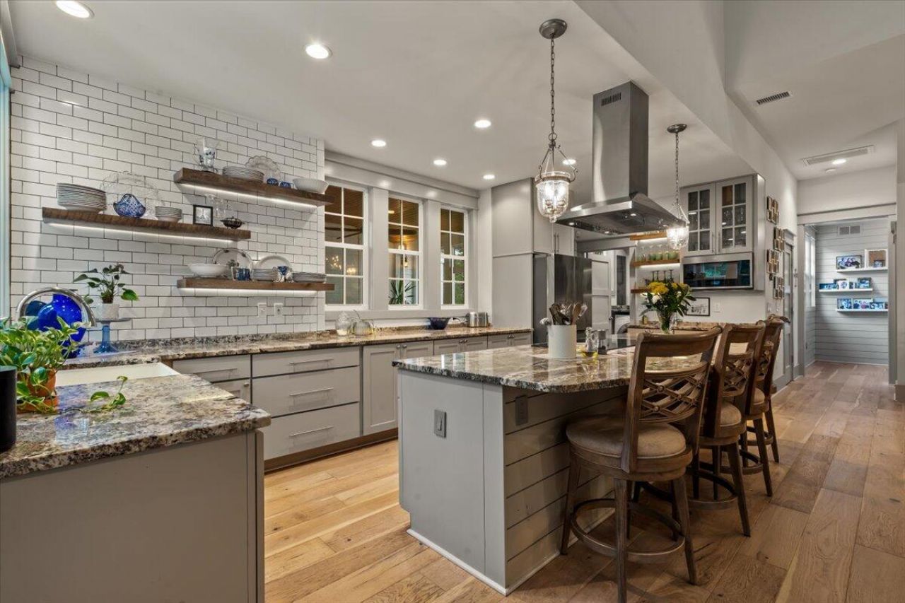 2826 Edenborough Road Photo 26