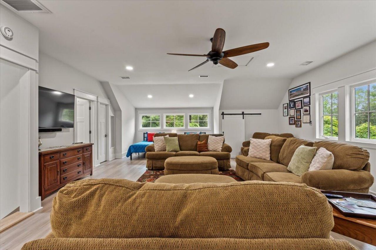 2826 Edenborough Road Photo 80