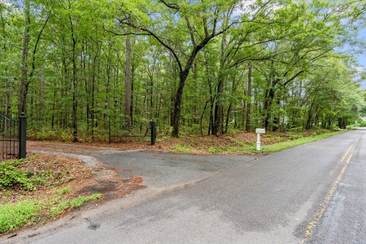 2826 Edenborough Road Photo 92